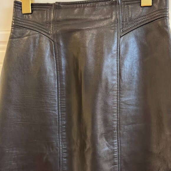 Danier Black Leather Skirt - Size 8 - Picture 2 of 4
